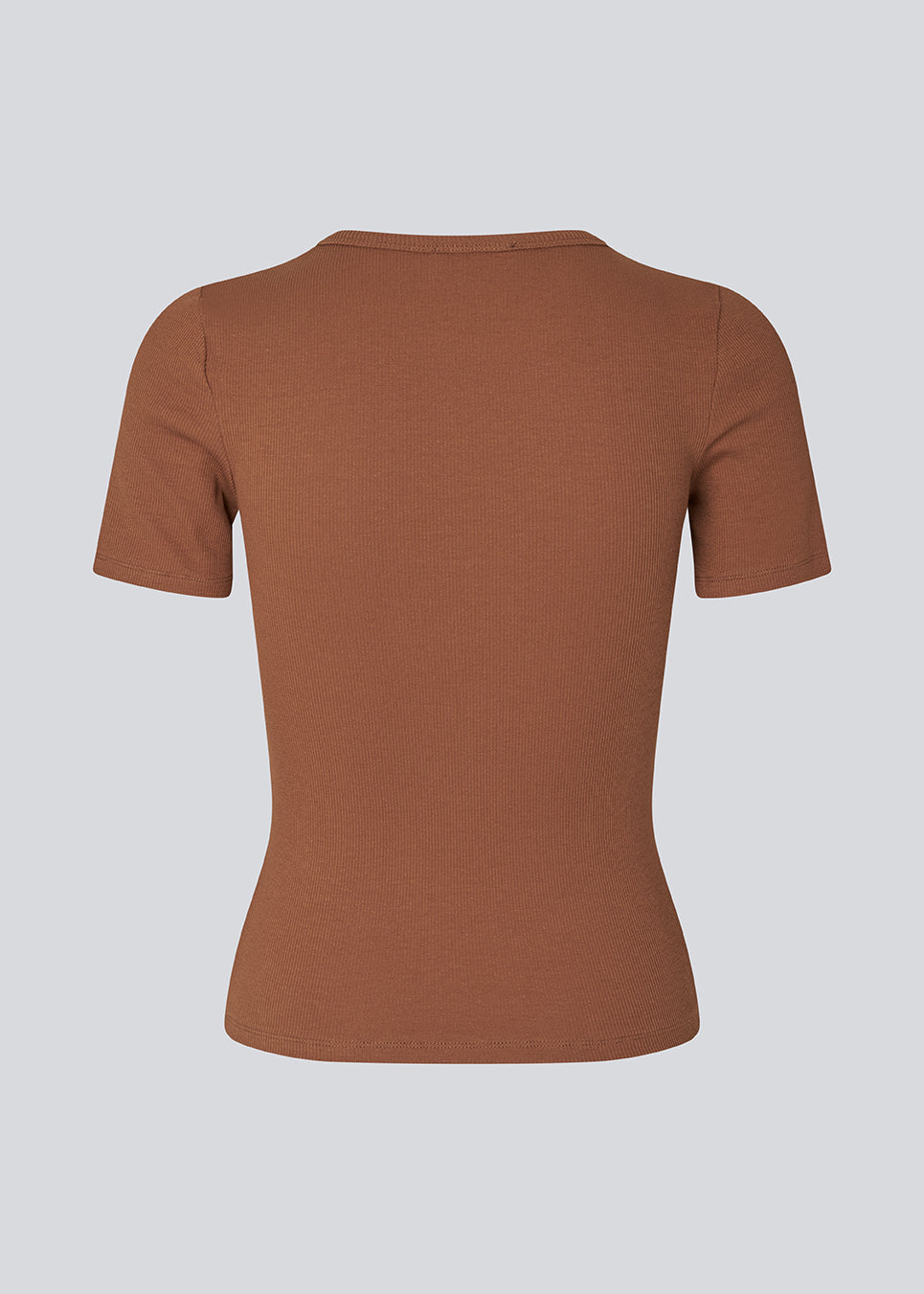 Basic t-shirt in soft cotton rib with stretch. Igormd short t-shirt has a tight fit with short sleeves.
