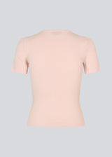 Basic t-shirt in light pink in soft cotton rib with stretch. Igormd short t-shirt has a tight fit with short sleeves.&nbsp;