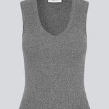 Sleeveless top in ribbed cotton jersey. Igormd tank top has a tight fit and a round neckline. fit with long sleeves.&nbsp;
