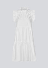 Sleeveless white dress in casual fit. The IZakMD dress has a ruffle detail at the sleeve and neck and is closed with a hidden zipper in the back. The model is 177 cm and wears a size S/36.