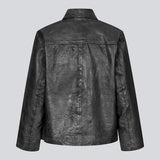 Pilot inspired jacket with a vintage look. JillMD jacket has a loose fit with wide sleeves, four pockets in front, collar and a zipper closure in front.