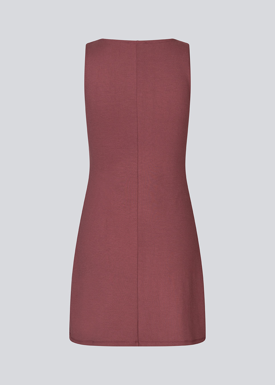 Fitted mini dress in burgundy/red in an A-line shape with a round neck and no sleeves. JosefineMD tank flare dress is made from a stretchy material.&nbsp;

Fit: Designed for a tight, fitted silhouette with 90's inspiration.
Sizing: Runs small – consider sizing up for a looser fit.
Silhouette: A-line shape for a subtle flare and flattering finish.
Design: Sleeveless with a round neckline for a minimalist, chic look.
Material: Made from stretchy fabric, ensuring comfort and flexibility.
Model: Josefine Vogt i