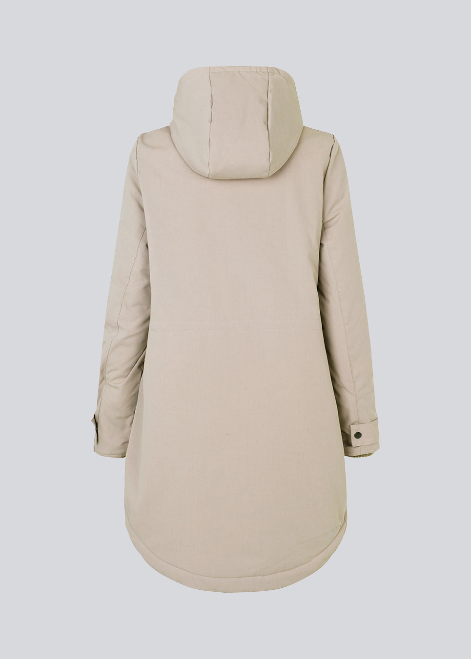 A warm water-repellent winter coat in beige with a high collar and hood. Keller coat has a hidden button and zipper closure at the front, along with zipped pockets. The coat has a relaxed silhouette with an adjustable elastic at the waist. The filling is a sustainable polyester padding with an extra high insulation ability.