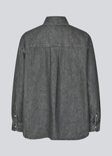 Oversize grey shirt in cotton denim. KenaMD shirt has two chest pockets, shirt collar and a cuff with button closure.
