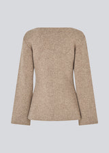 Flat knitted cardigan with a V-neck in 100% wool. KlaytonMD cardigan is fitted and has long wide sleeves.
