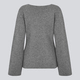 Flat knitted cardigan in grey with a V-neck in 100% wool. KlaytonMD cardigan is fitted and has long wide sleeves and buttons in the front.&nbsp;