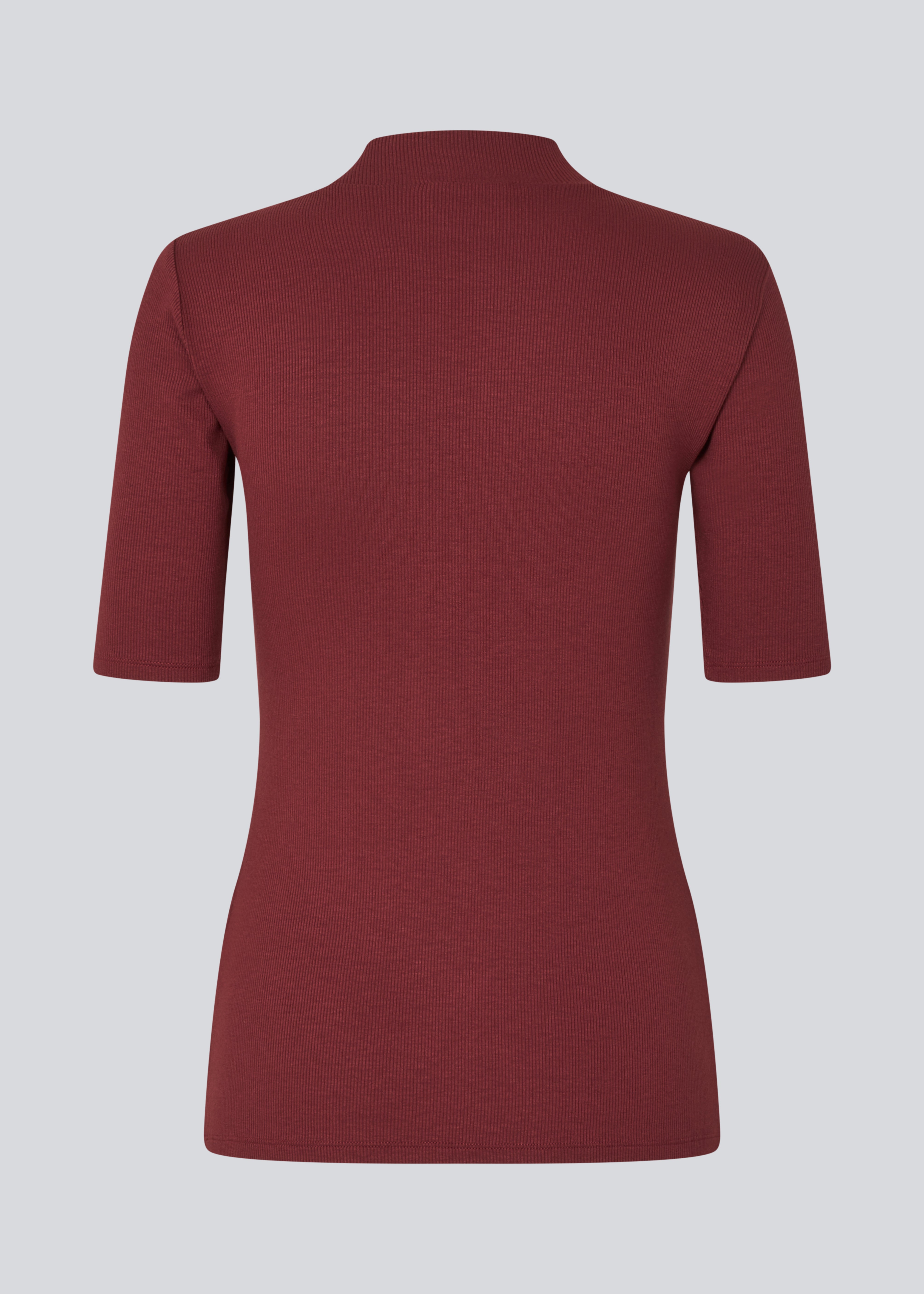 Short-sleeved t-shirt with a high neck. Krown t-shirt is in a nice rib quality and has a tight fit.