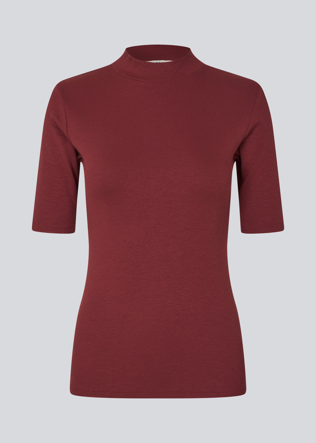 Short-sleeved t-shirt with a high neck. Krown t-shirt is in a nice rib quality and has a tight fit.
