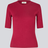 Short-sleeved t-shirt in a rib material. KrownMD o-neck t-shirt has a tight fit and a round neck. The model is 175 cm and wears a size s/36.