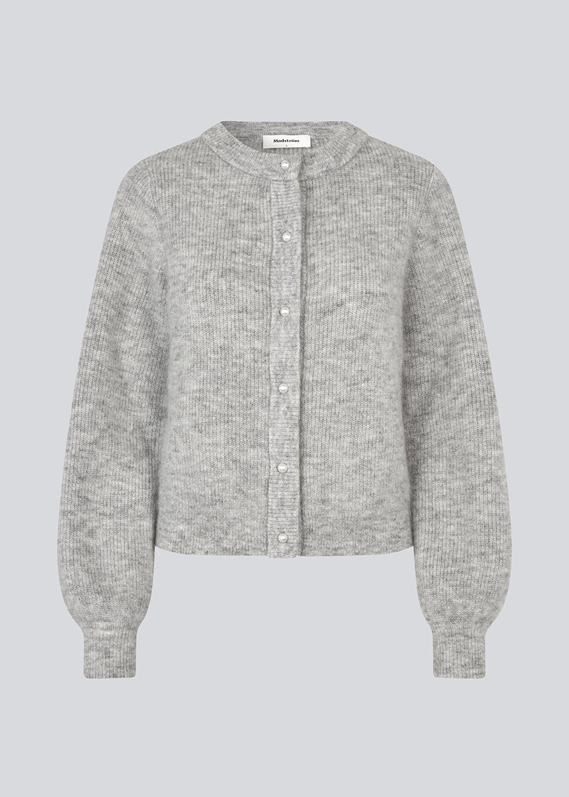 Soft grey cardigan in knit. LenniMD cardigan has a button closure in front and loose sleeves with rib.
