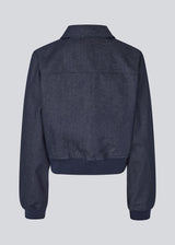 Short jacket in denim with elastic. MarenMD jacket has collar, a hidden zipper closure in front and a logo on the cheast.