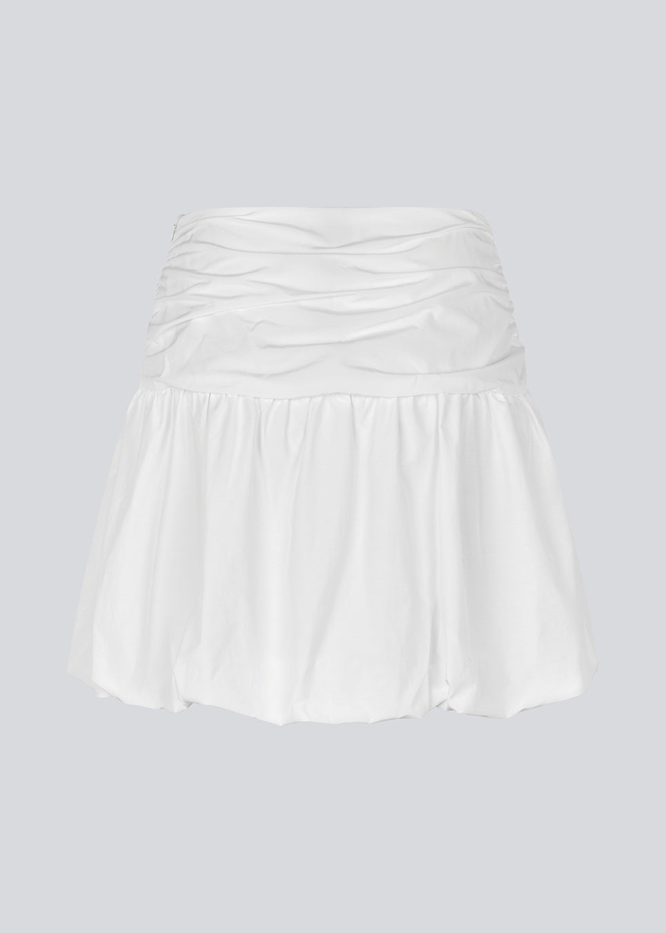 Short skirt in white with a balloon effect. MargotMD poplin skirt has an invisible zipper on the side.&nbsp;