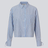 Cropped shirt in cotton with a loose fit. MeyrickMD striped shirt has wide sleeves, a cheast pocket and cuffs with a slit and a tieband. 