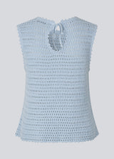 Crochet top in light blue without sleeves in organic cotton. MieMD top has detailed trimmings and a deep v-neckline in the back with a tieband closure. The model is 175 cm and wears a size S/36.