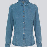 Soft denim shirt in 100% cotton denim. MinniMD shirt is fitted and has a button closure and shirt collar.