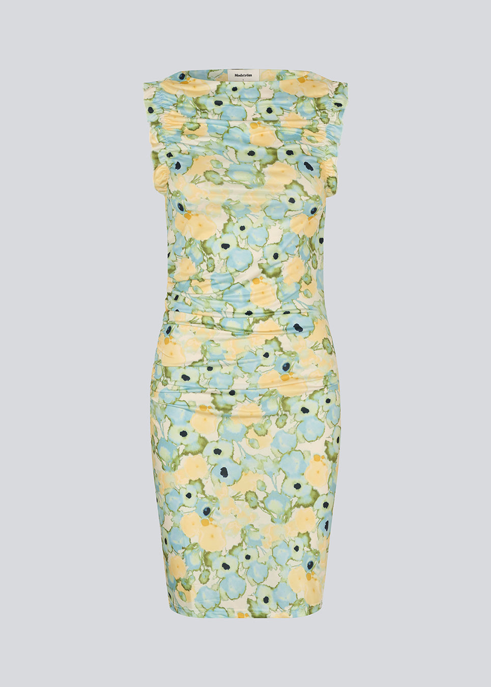 Fitted dress in 100% recycled polyester. NettieMD print dress has ruffles on the sleeves and gathers on the side. The dress has a beautiful floral print.