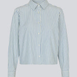 Classic shirt with a loose fit and long sleeves. NikkoMD shirt has a shirtcollar and a button closure in front.

