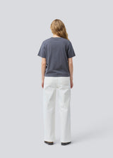 T-shirt with flowerprint and logo in 100% organic cotton. NilasMD print t-shirt has a washed look and a loose fit.