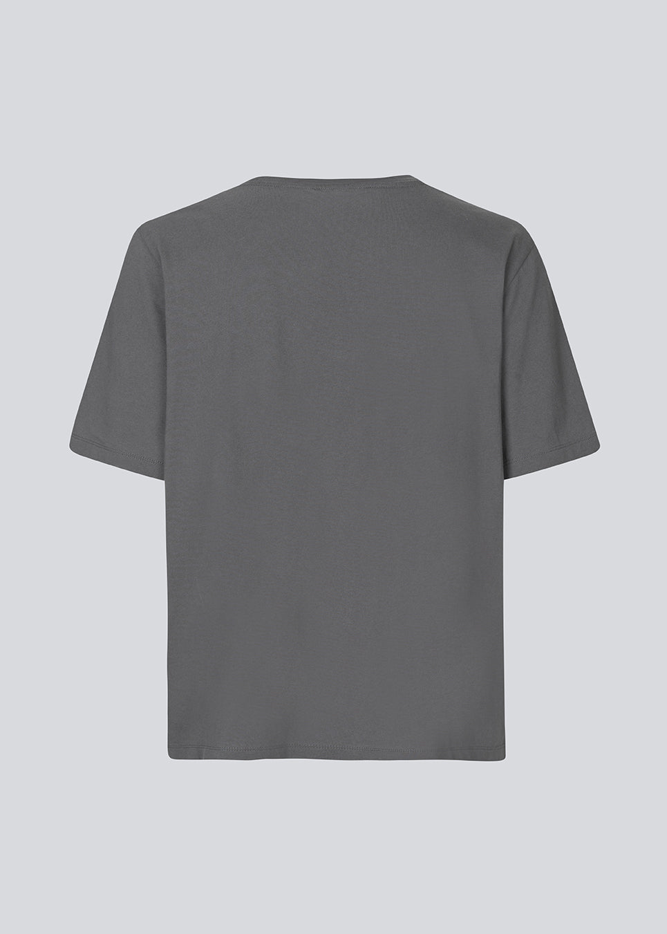 T-shirt with flowerprint and logo in 100% organic cotton. NilasMD print t-shirt has a washed look and a loose fit.