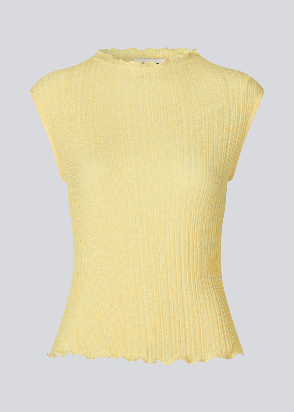 Sleeveless top in yellow in a structured material with a high neck. OasisMD top has lettuce hems at neckline, arm hole and hem. The model is 175 cm and wears a size S/36.