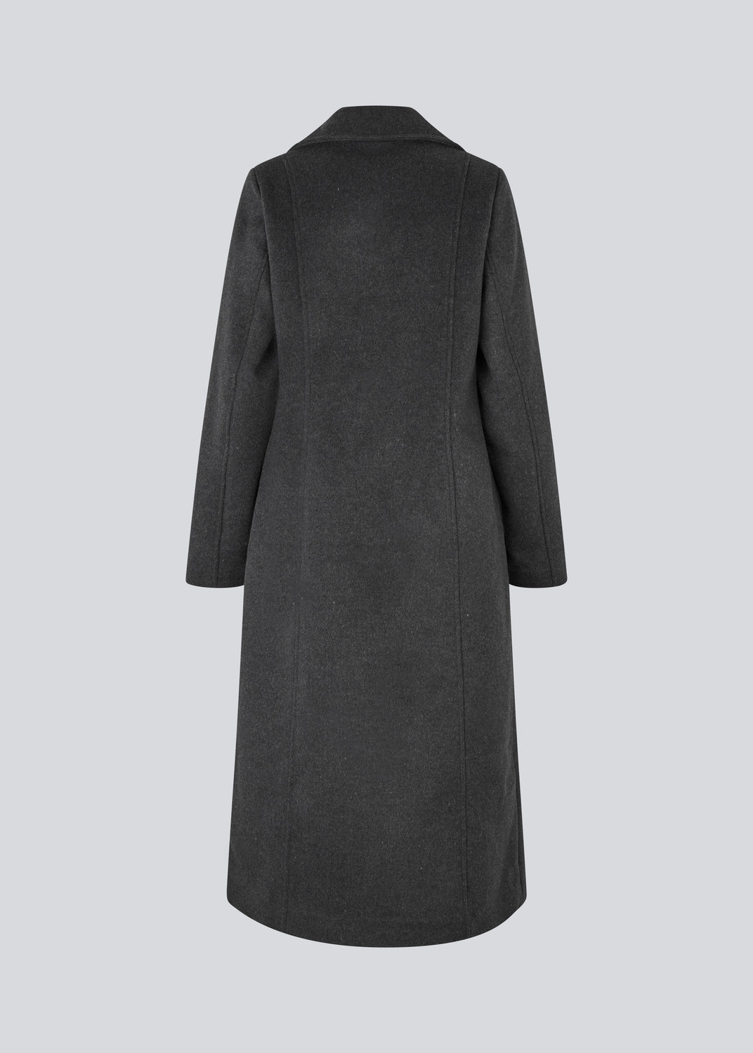 Classic, double-breasted wool coat with collar and notch lapels. Olinamd coat has a relaxed fit, lining and a slit in the back. The model is 175 cm and wears a size s/36.
