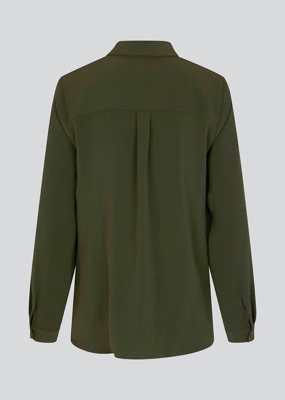 Classic shirt in dark green in a loose and relaxed silhouette. Ossa shirt has a small collar, slim cuff and buttons in a matching colour for a sleek design. 