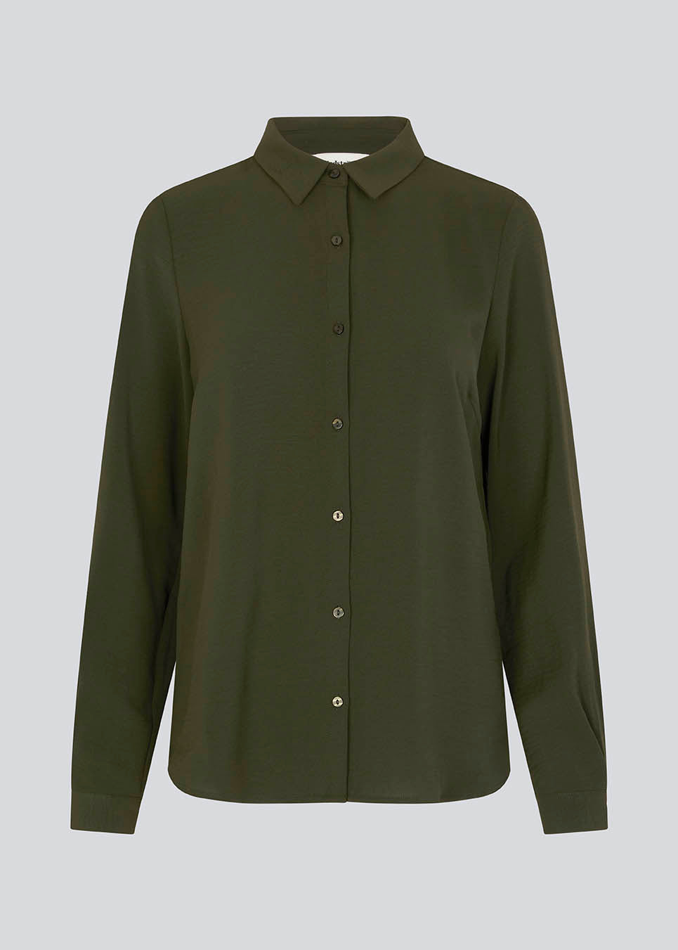 Classic shirt in dark green in a loose and relaxed silhouette. Ossa shirt has a small collar, slim cuff and buttons in a matching colour for a sleek design. 