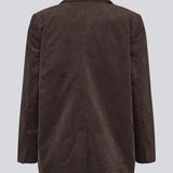 Blazer with a classic and elegant design in corduroy. Pablomd blazer has a button closure and two front pockets. The model is 175 cm and wears a size s/36.