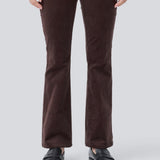 Flared pants in corduroy. Pablomd pants have a high waist and front and back pockets. The model is 175 cm and wears a size s/36.