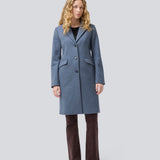 Beautiful, long wool coat. Pamela coat is closed by 3 big buttons at front and is waisted, which gives a feminine look. Because of the high content of wool you will be able to keep warm all through fall and the mild winters. The model is 176 cm and wears a size S/36