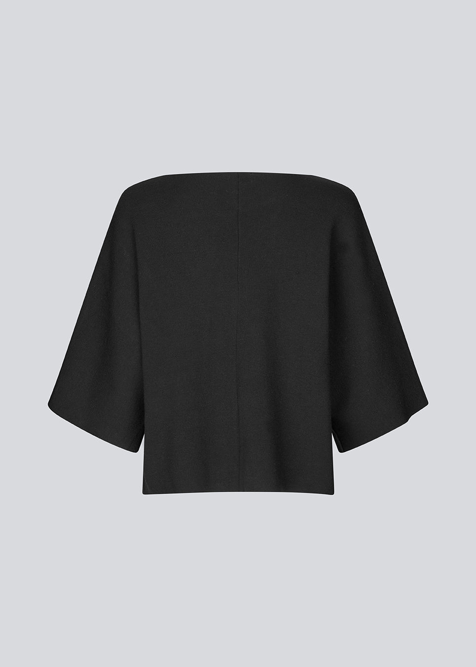 Knitted cardigan with short sleeves in EcoVero viscose. Paris SS cardigan has a v-neck and button closure in front.&nbsp;