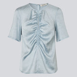 Short-sleeved top with gatherings in satin. &nbsp;Parkermd top has an opening in front and an invisible zipper at the back. The model is 175 cm and wears a size s/36.