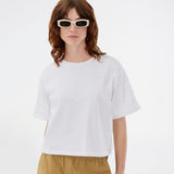 Fitted white t-shirt with short sleeves. Patayamd t-shirt has a round neck. The model is 175 cm and wears a size S/36.

Material:
100% Organic Cotton