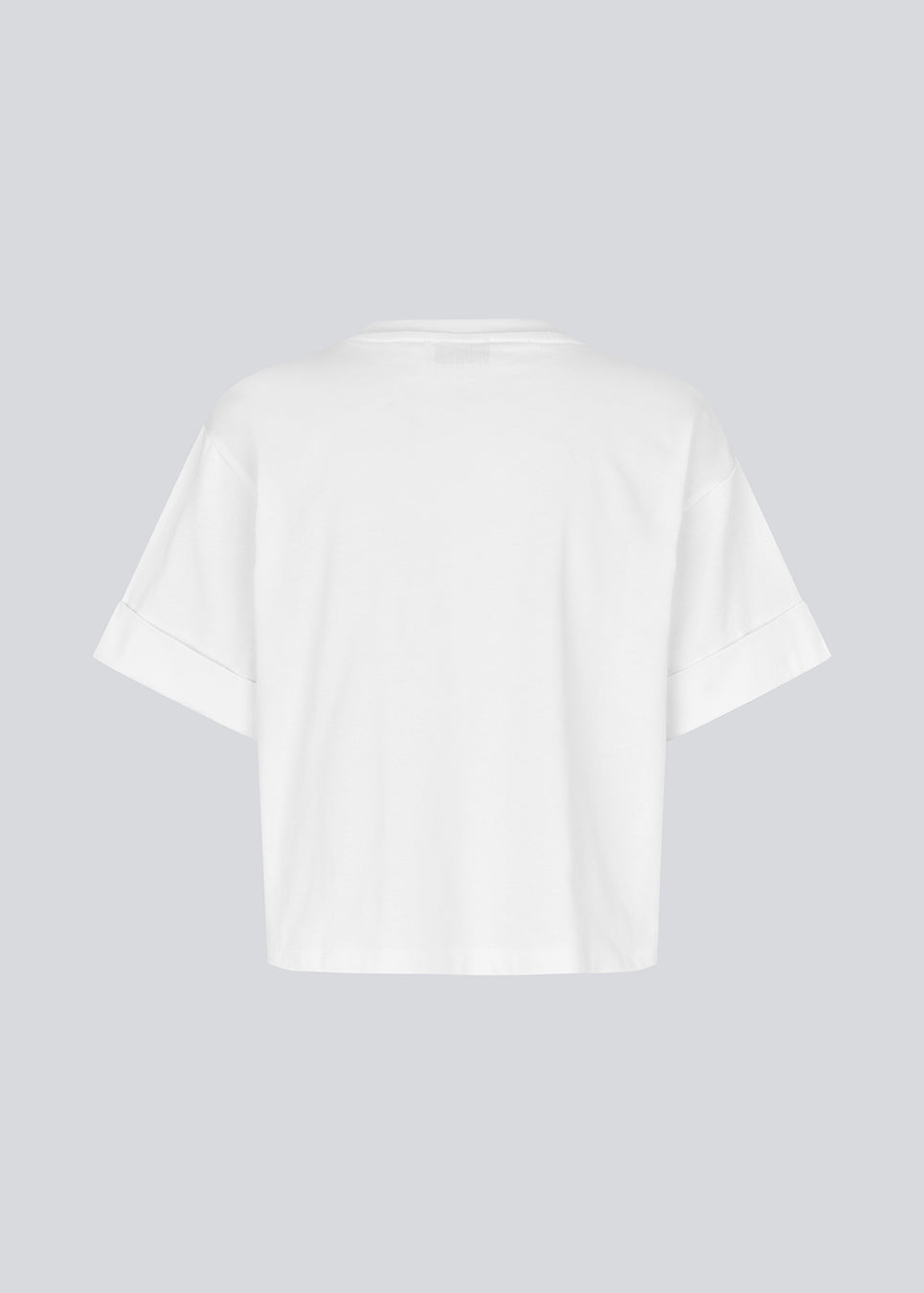 Fitted white t-shirt with short sleeves. Patayamd t-shirt has a round neck. The model is 175 cm and wears a size S/36.

Material:
100% Organic Cotton