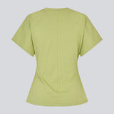 Fitted T-shirt i green with short sleeves. Patayamd t-shirt has a round neck and ruffles in the side seam. The model is 175 cm and wears a size s/36.

Material:
100% Organic Cotton