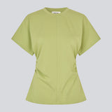 Fitted T-shirt i green with short sleeves. Patayamd t-shirt has a round neck and ruffles in the side seam. The model is 175 cm and wears a size s/36.

Material:
100% Organic Cotton