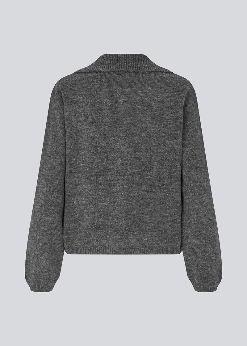 Grey soft knitted cardigan with a V-neck. Patrickmd cardigan has a loose fit and a collar.&nbsp;