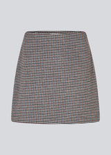 Short wool-blend skirt. Pektinmd skirt has a lining and an invisible side zipper. Josefine Vigt is 165 cm and wears a size small. The model is 175 cm and wears a size s/36.