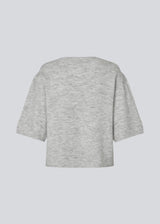 Soft knit with short puff sleeves. Petronellamd SS o-neck has a round neckline and ribbed trim. The model is 175 cm and wears a size S/36.