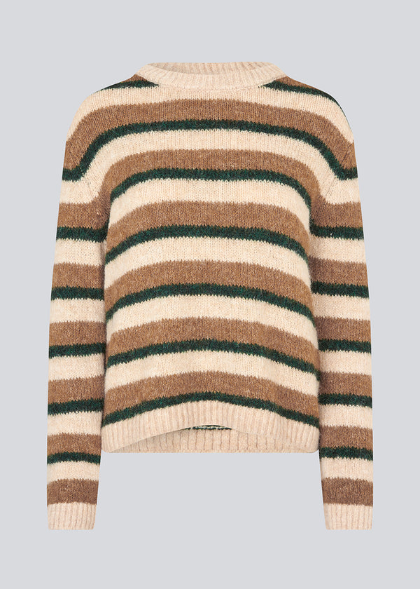 Soft knit in recycled polyester. Philipmd stripe O-neck has long sleeves and a round neckline.