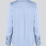 Classic shirt with button closure in front in satin. Pietromd shirt has a loose fit and a shirt collar. The model is 175 cm and wears a size s/36.
