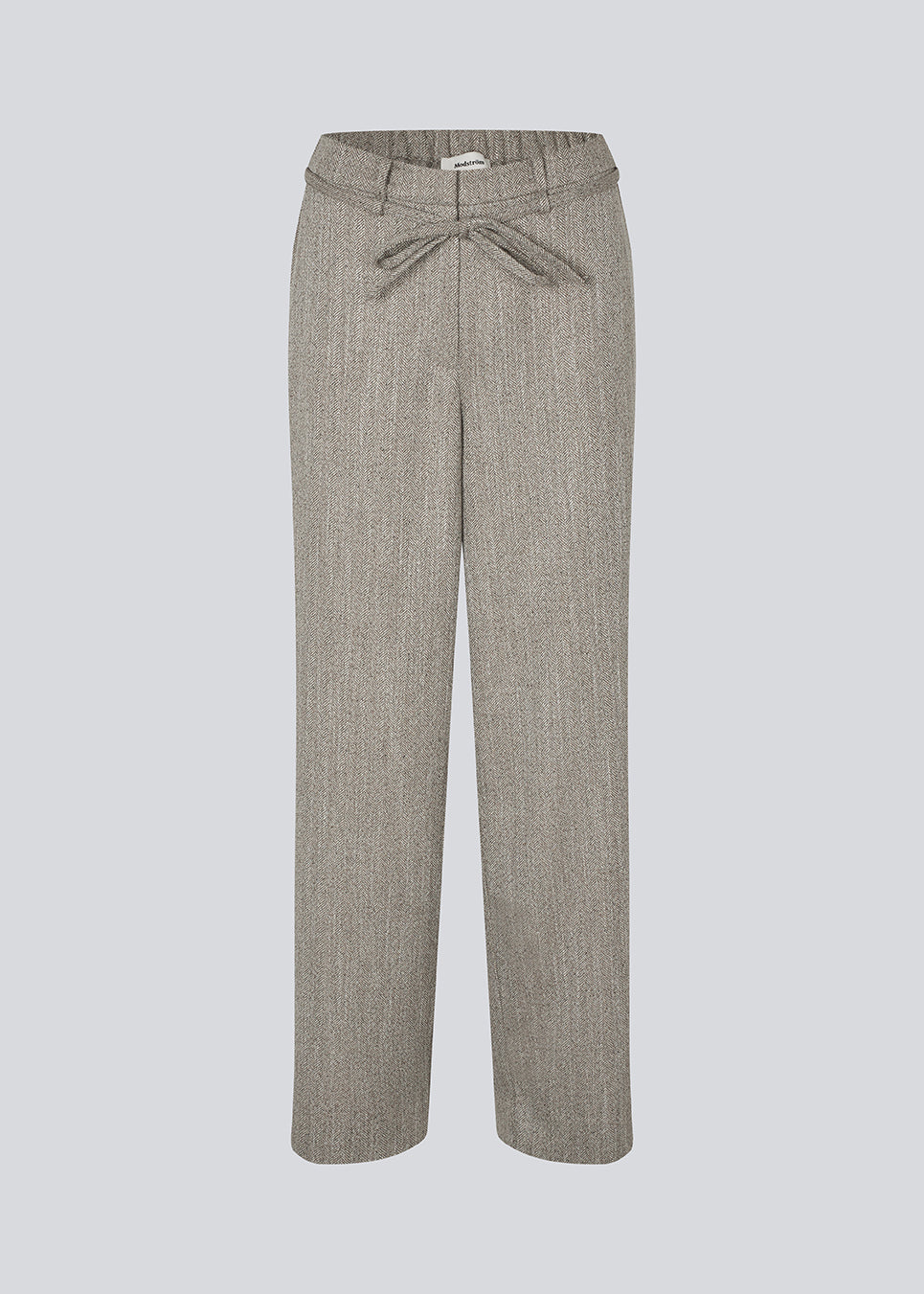 Straight-leg trousers with a tie belt. Popemd pants have an elastic waistband and side pockets. The model is 175 cm and wears a size S/36.