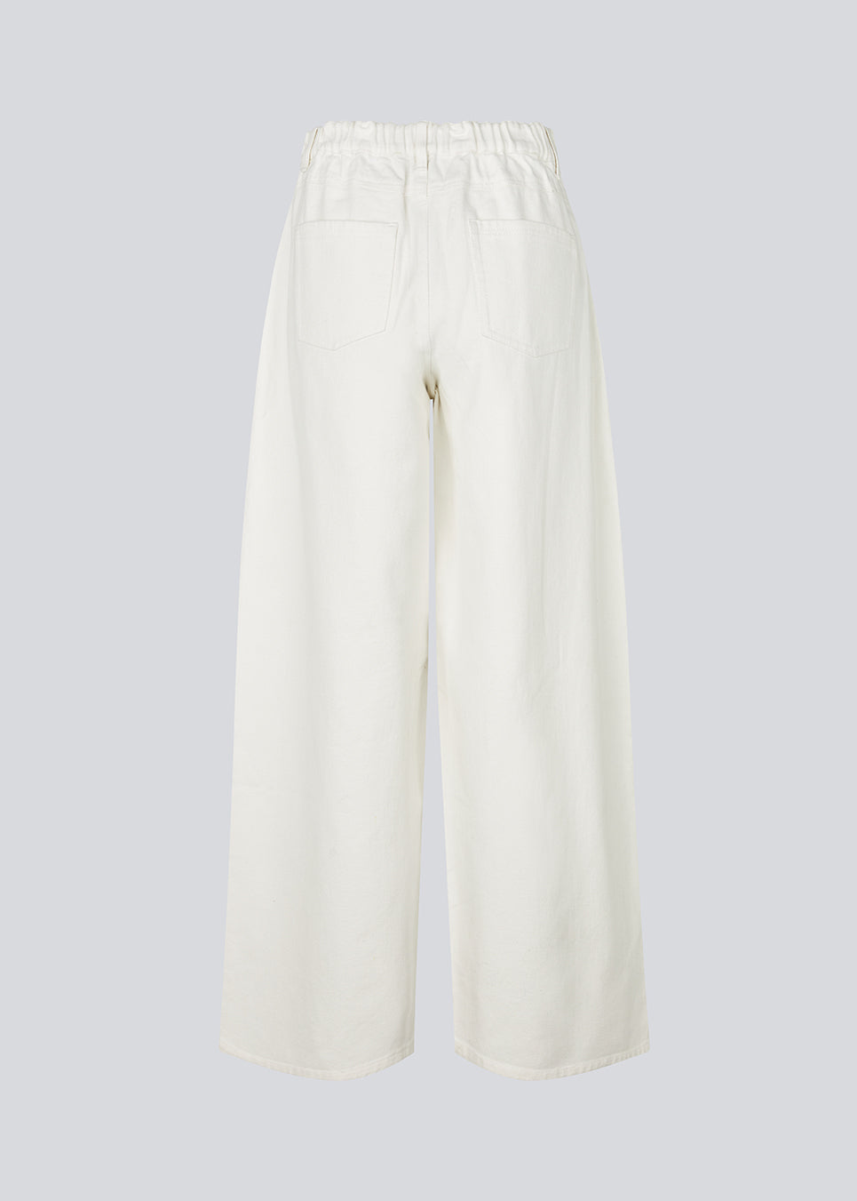 Wide-leg jeans in white cotton denim. Princessmd pants have a high waist with elastic and front and back pockets. The model is 175 cm and wears a size S/36.

Style the pants with matching jacket: princessmd short jacket

Material:
100% Cotton
