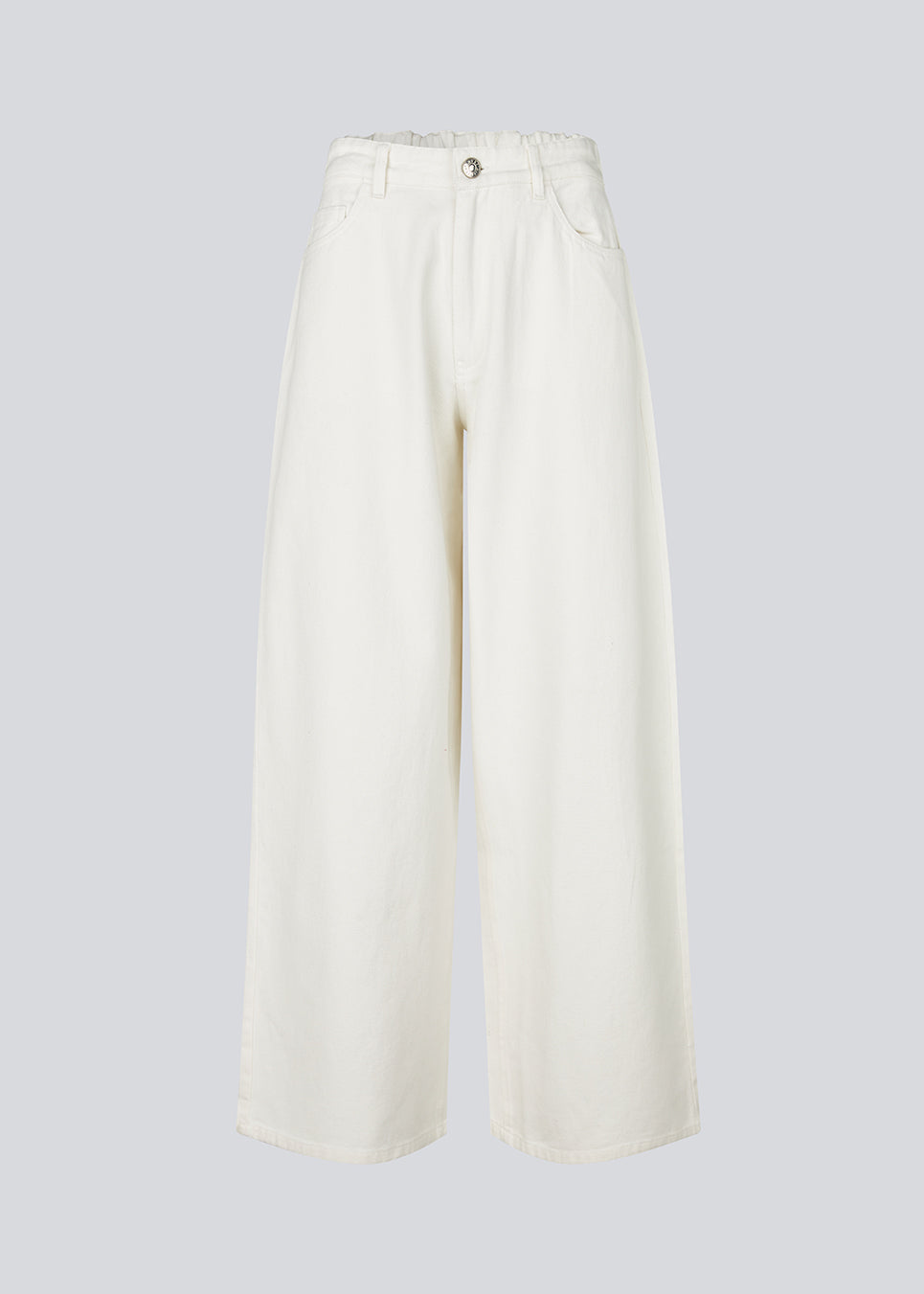 Wide-leg jeans in white cotton denim. Princessmd pants have a high waist with elastic and front and back pockets. The model is 175 cm and wears a size S/36.

Style the pants with matching jacket: princessmd short jacket

Material:
100% Cotton