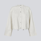 Denim jacket in white with an oversized fit. Princessmd short jacket has long wide sleeves, a round neckline, and adjustable elastic at the bottom. The model is 175 cm and wears a size S/36.


Style the jacket with matching pants in the same color: princessmd pants


Material:
100% Cotton
