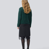Mid-length satin skirt with lace detail. Prudencemd skirt has a side slit and an elastic waist. The model is 175 cm and wears a size s/36.