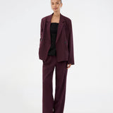 Purple classic blazer with elegant design. The Ripleymd blazer has two front pockets and an asymmetric button closure – a refined and modern take on the classic blazer.
