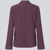 Purple classic blazer with elegant design. The Ripleymd blazer has two front pockets and an asymmetric button closure – a refined and modern take on the classic blazer.
