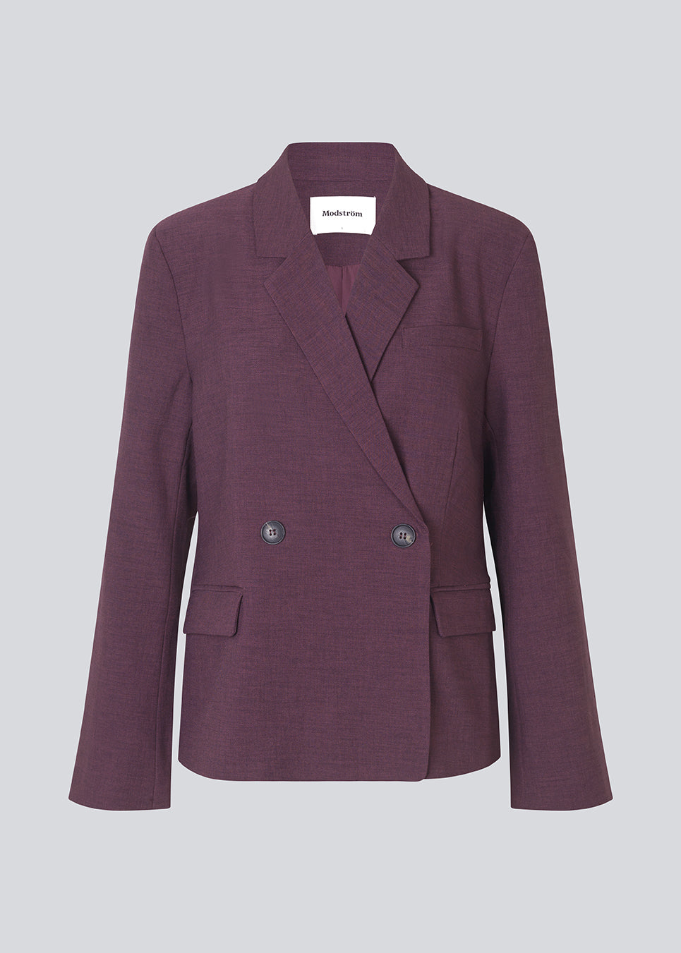 Purple classic blazer with elegant design. The Ripleymd blazer has two front pockets and an asymmetric button closure – a refined and modern take on the classic blazer.
