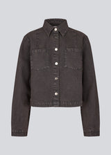 Short denim shirt. The Riyamd shirt features chest pockets and a button closure – a cool and edgy take on the classic denim shirt.